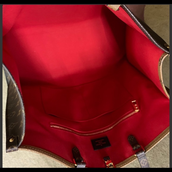 (SOLD) Auth LV Reverse Giant Monogram Onthego Tote - Picture 7 of 8